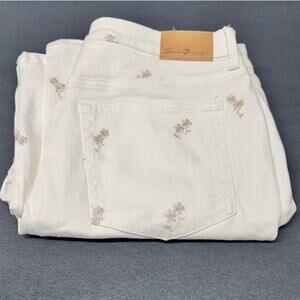 Seven7 Women's White Jeans with Floral Embroidery